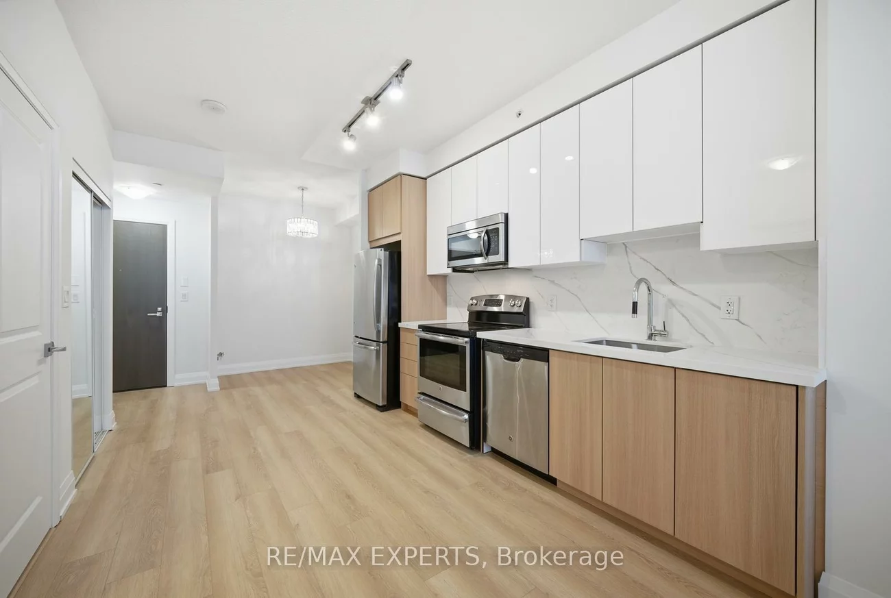 7161, Yonge, Grandview, Markham