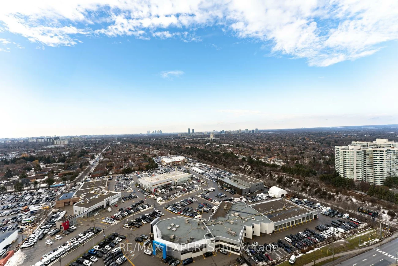 7161, Yonge, Grandview, Markham