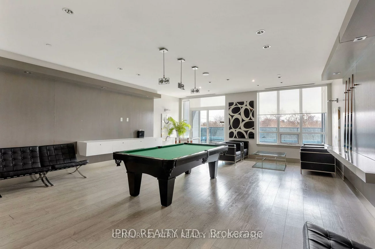 7161, Yonge, Grandview, Markham