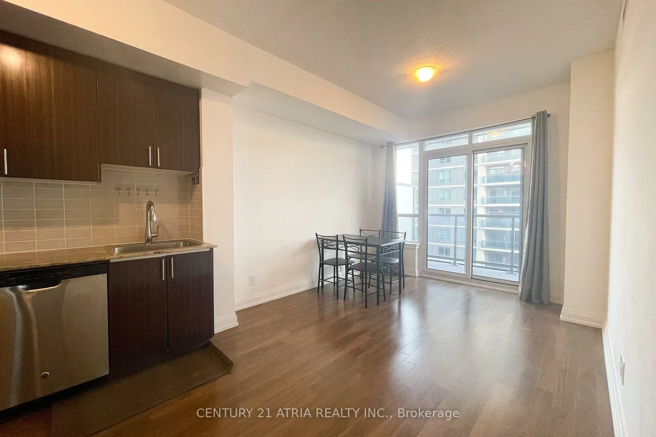 7161, Yonge, Grandview, Markham