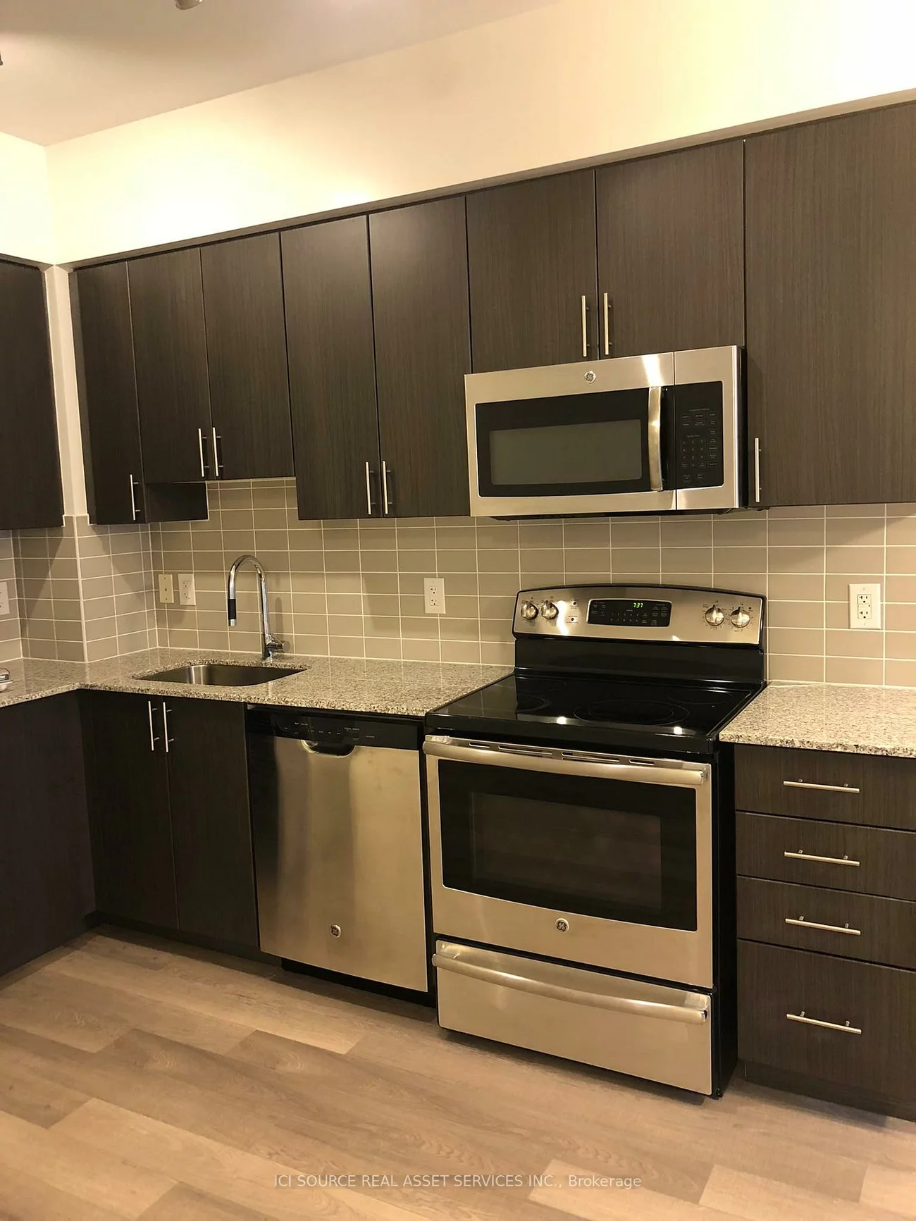 7165, Yonge, Grandview, Markham