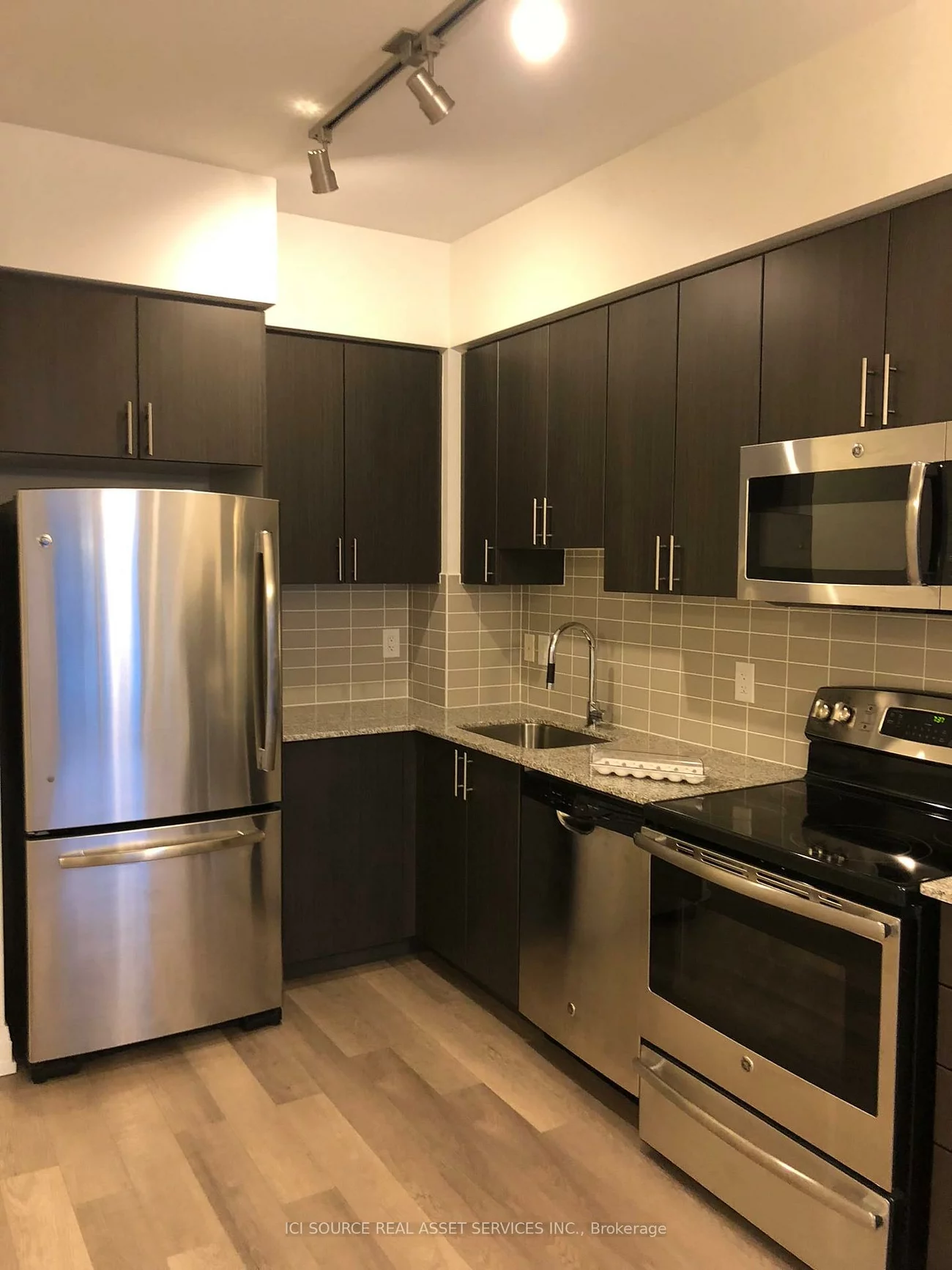 7165, Yonge, Grandview, Markham