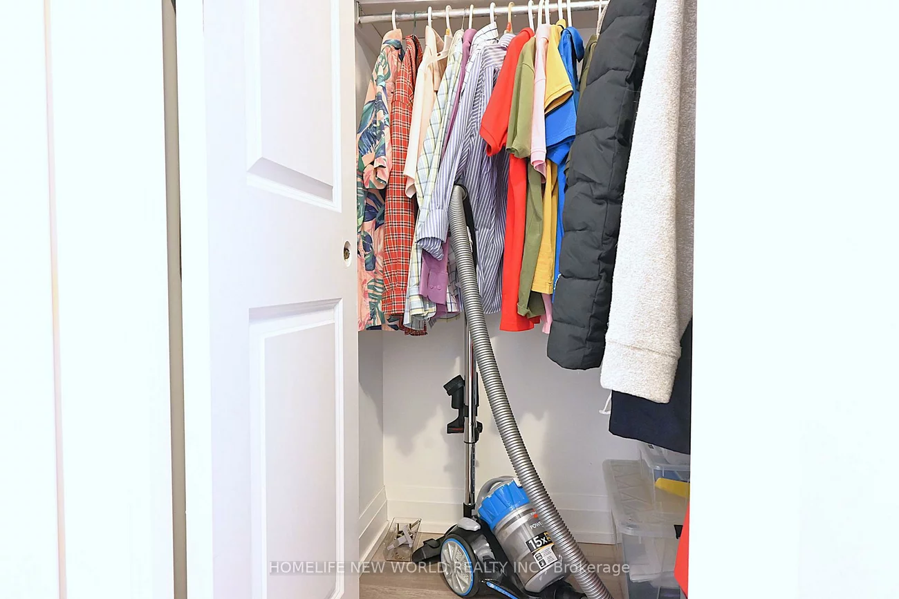 7161, Yonge, Grandview, Markham