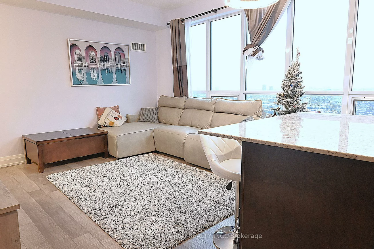 7161, Yonge, Grandview, Markham