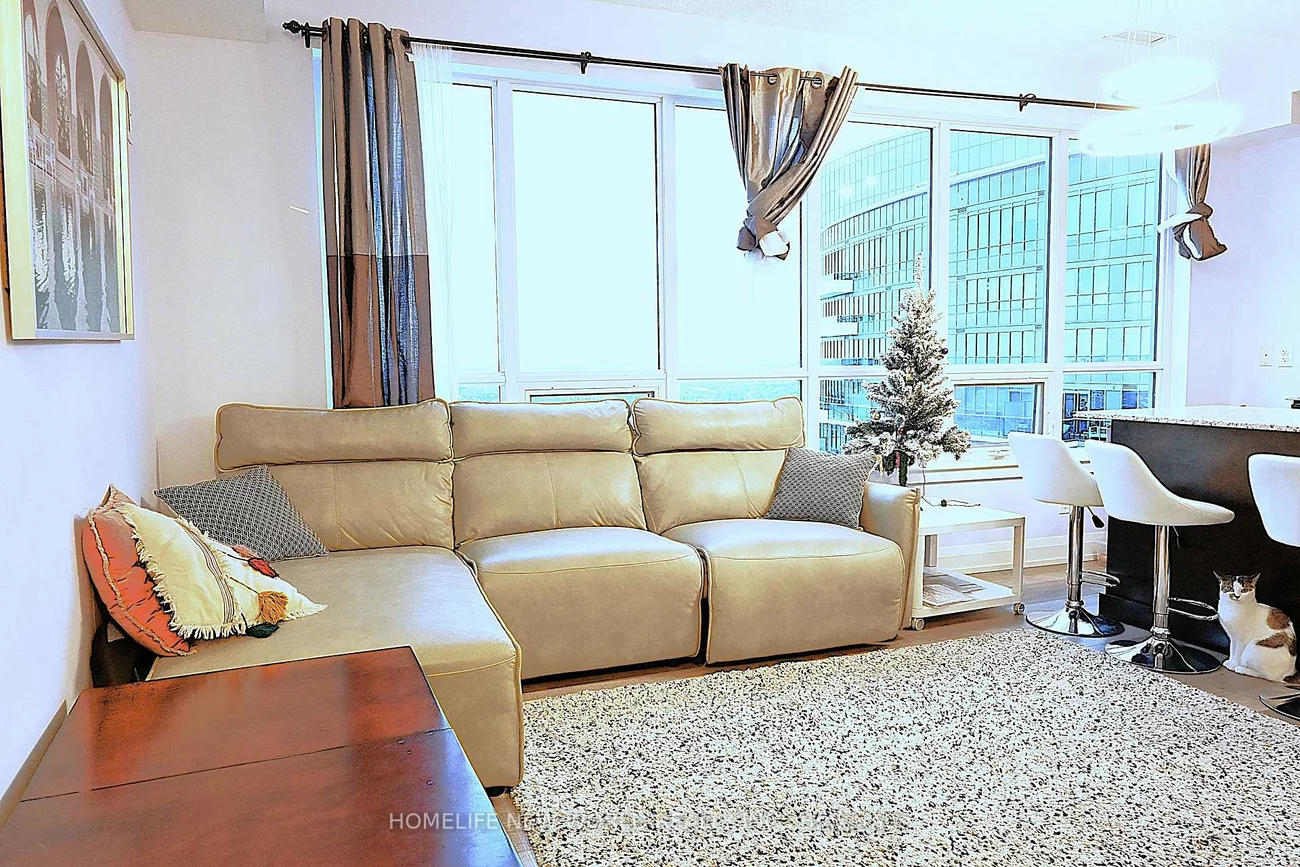 7161, Yonge, Grandview, Markham