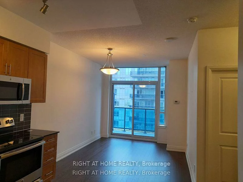 832-7165, Yonge, Grandview, Markham