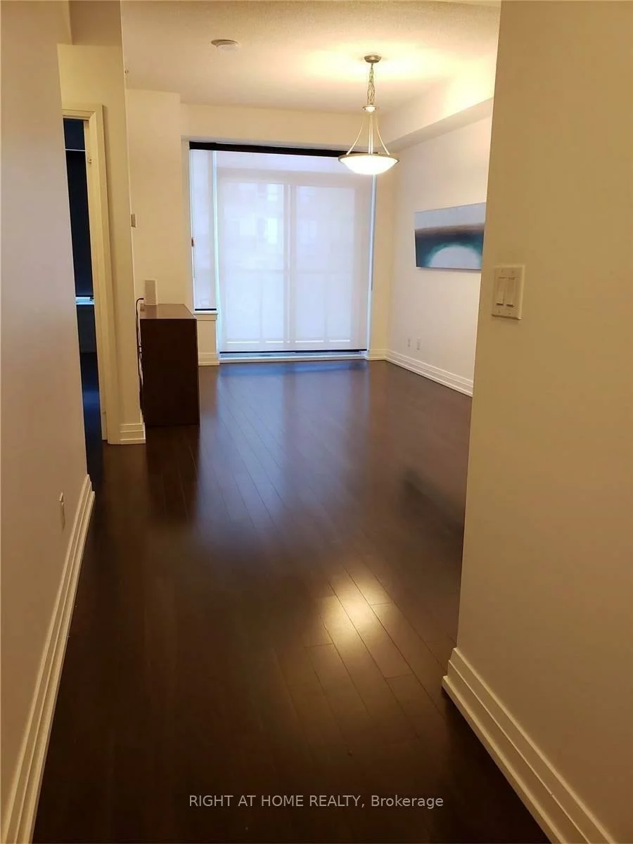 7165, Yonge, Thornhill, Markham