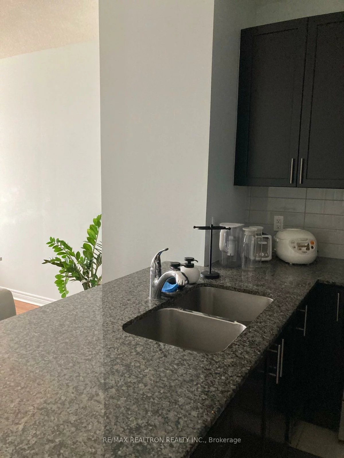 7325, Markham, Cedarwood, Markham