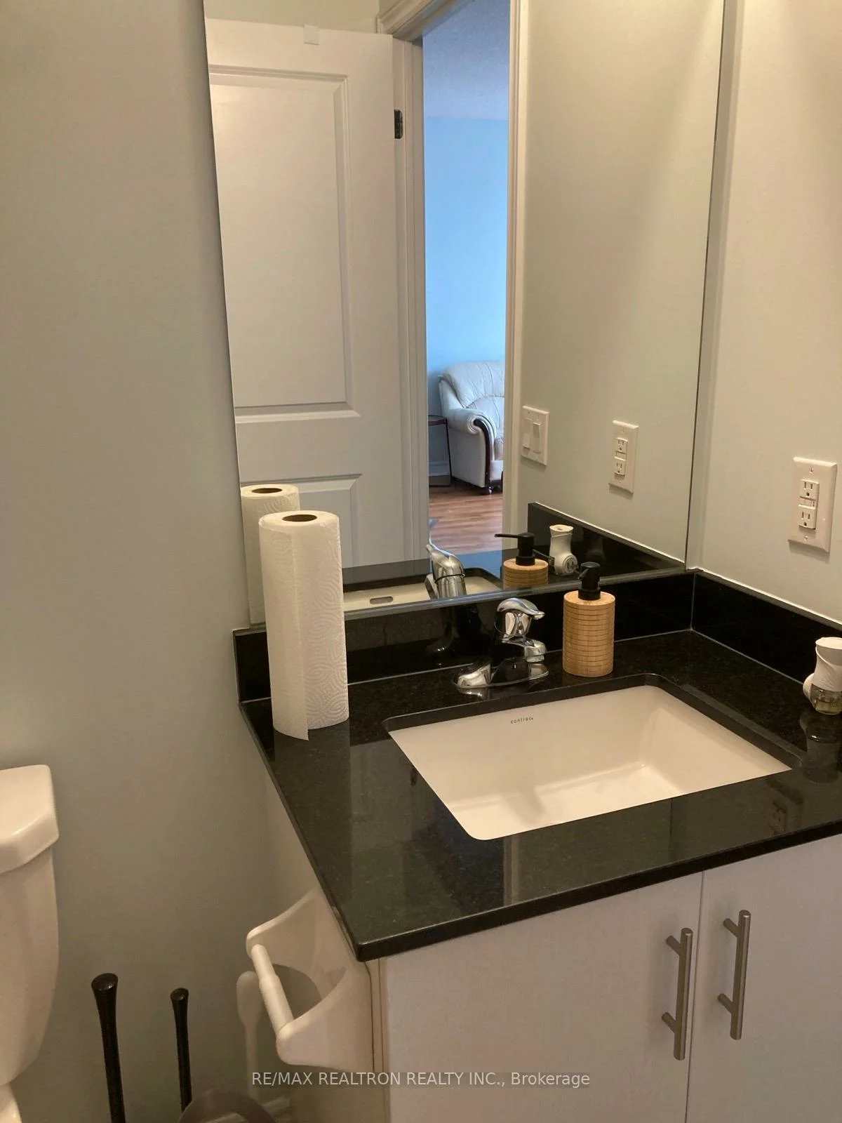 7325, Markham, Cedarwood, Markham