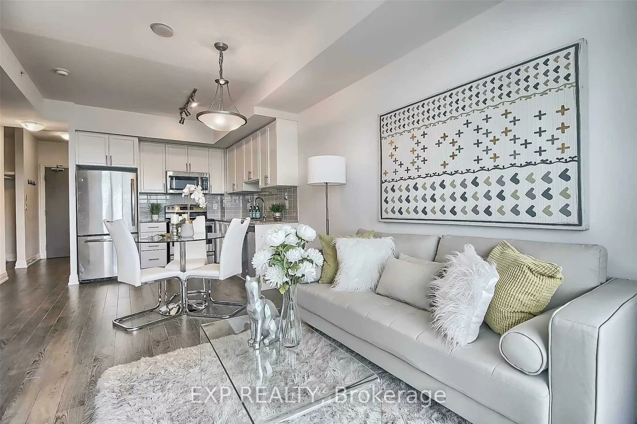 7167, Yonge, Grandview, Markham