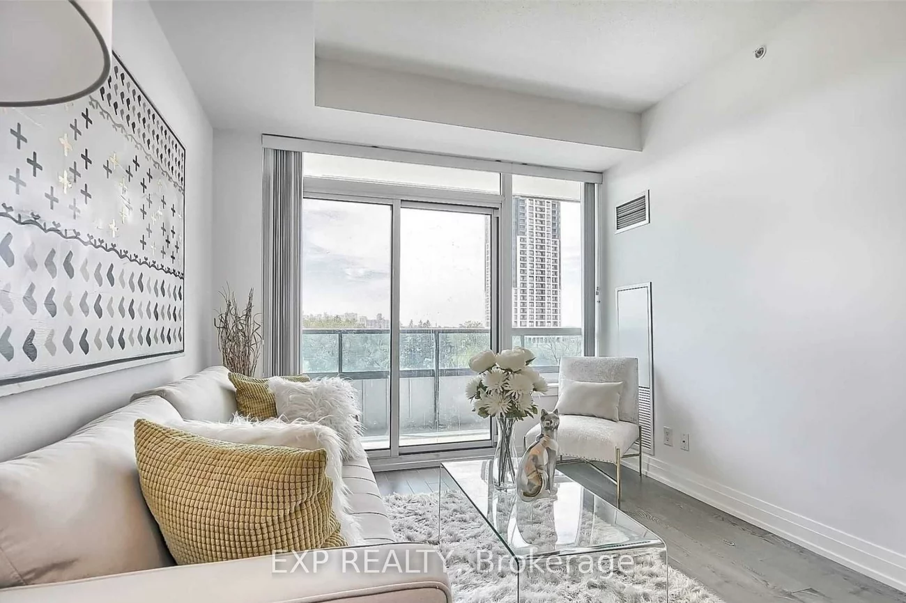 7167, Yonge, Grandview, Markham