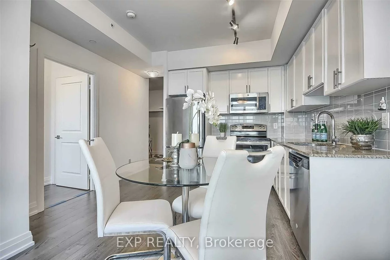 7167, Yonge, Grandview, Markham