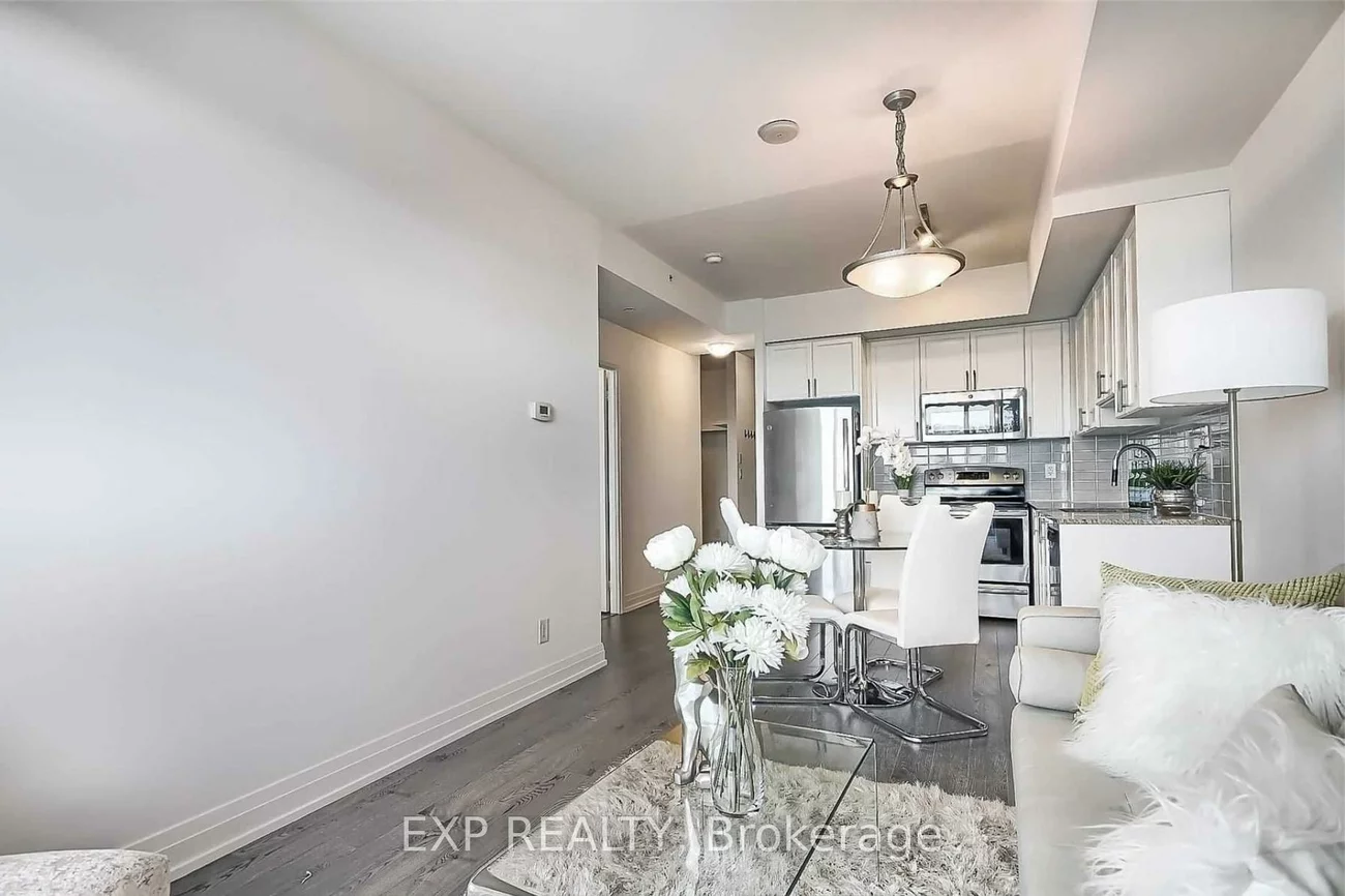 7167, Yonge, Grandview, Markham