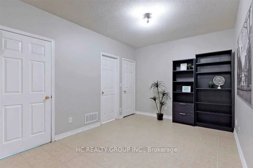 16, Cox, Unionville, Markham
