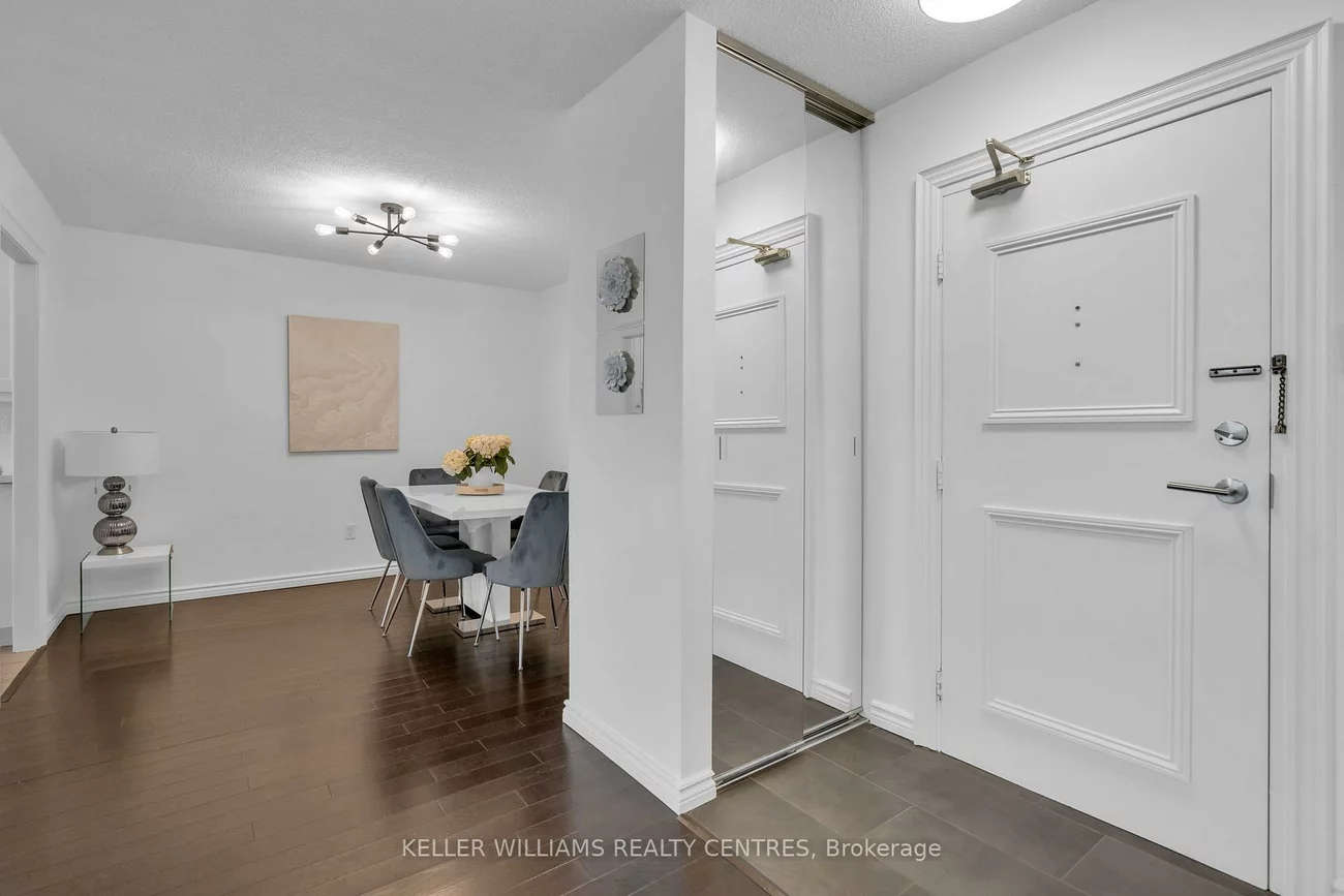7811, Yonge, Thornhill, Markham