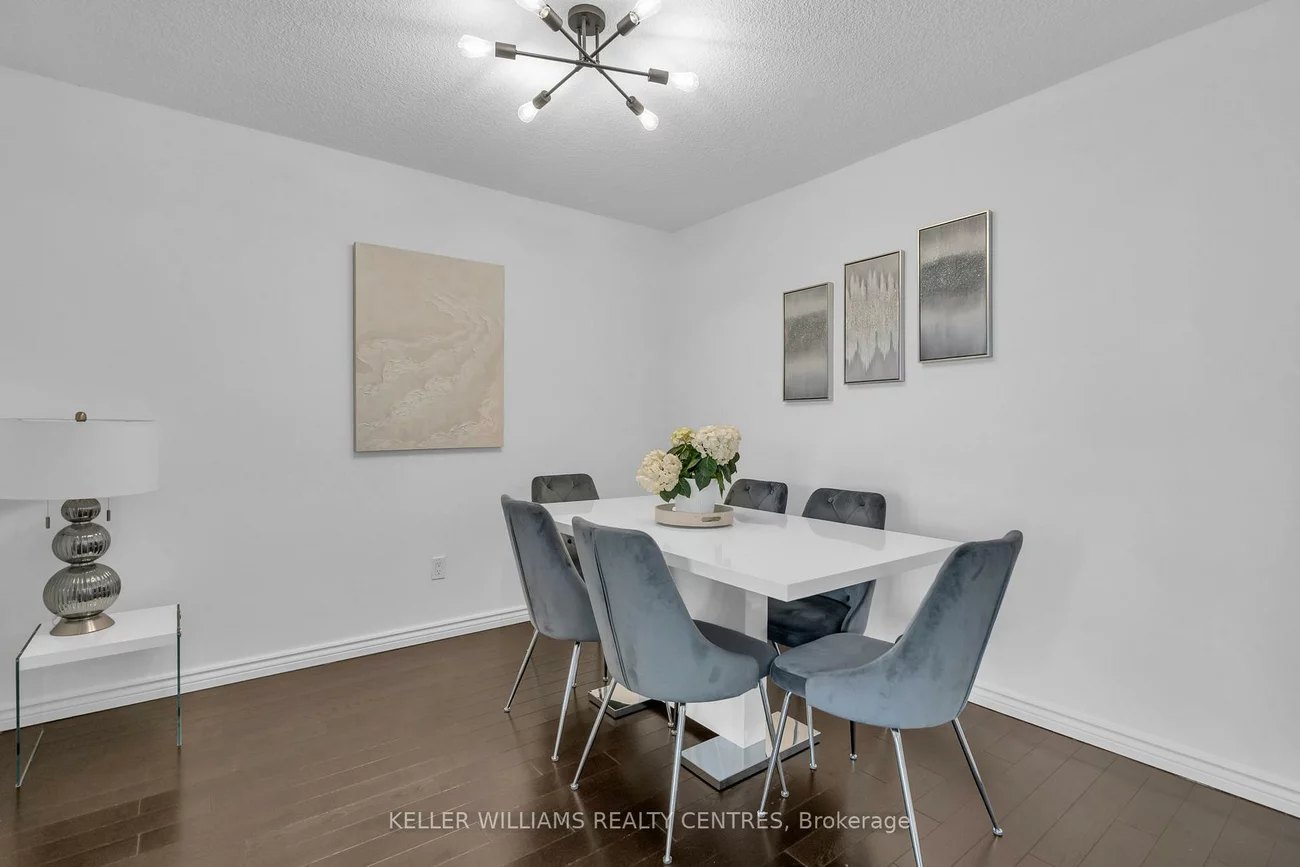 7811, Yonge, Thornhill, Markham