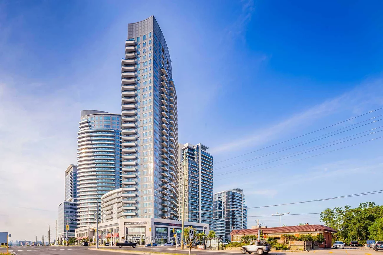 7165, Yonge St, Grandview, Markham