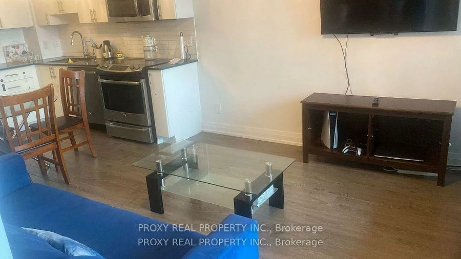 7165, Yonge, Grandview, Markham