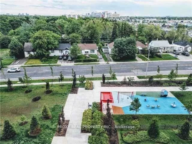 7165, Yonge, Grandview, Markham