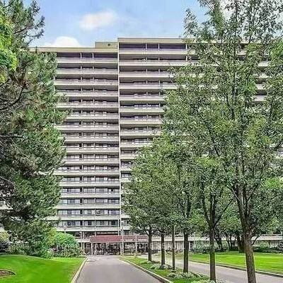 8111, Yonge, Royal Orchard, Markham