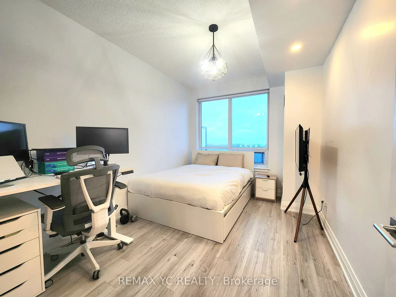 7165, Yonge, Grandview, Markham