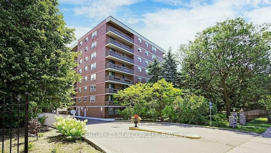 7451, Yonge, Thornhill, Markham