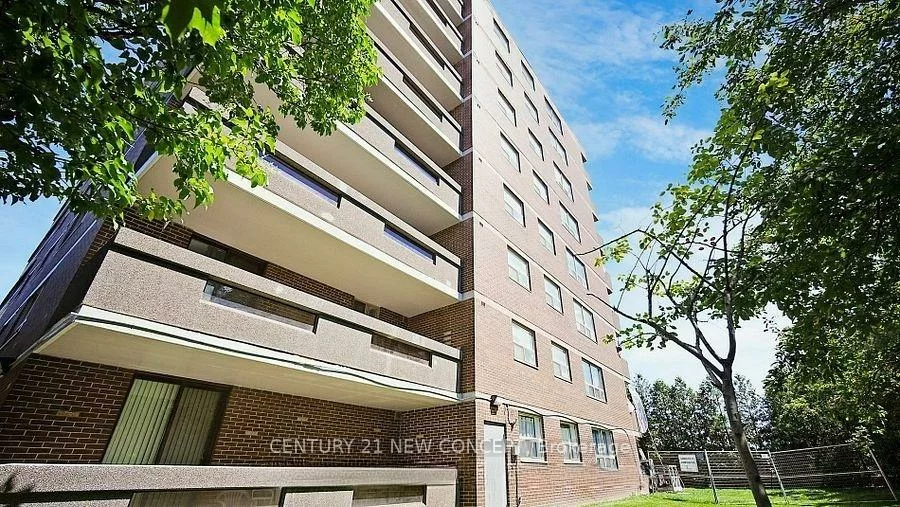 7451, Yonge, Thornhill, Markham