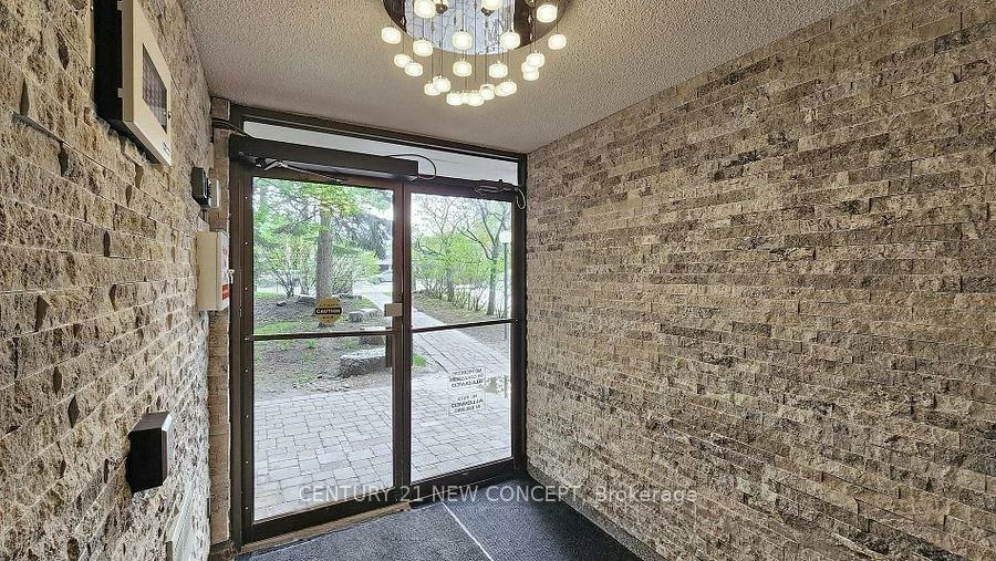 7451, Yonge, Thornhill, Markham