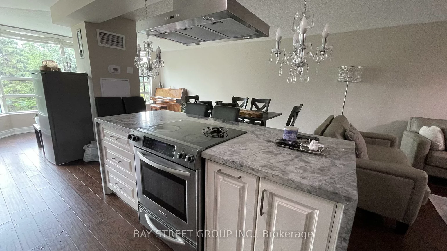 7905, Bayview, Aileen-Willowbrook, Markham