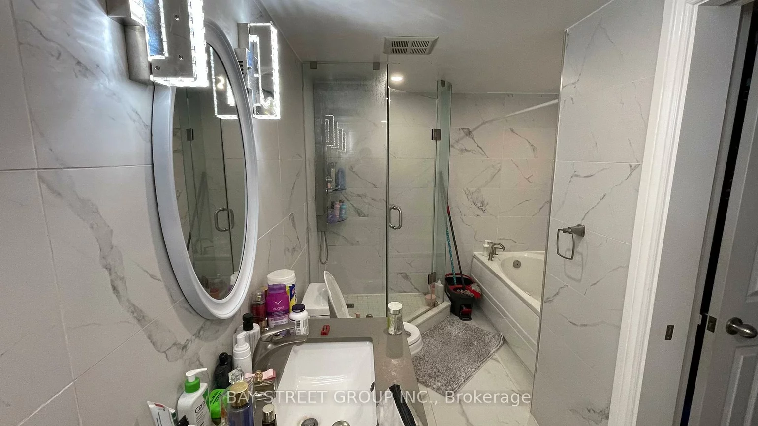 7905, Bayview, Aileen-Willowbrook, Markham