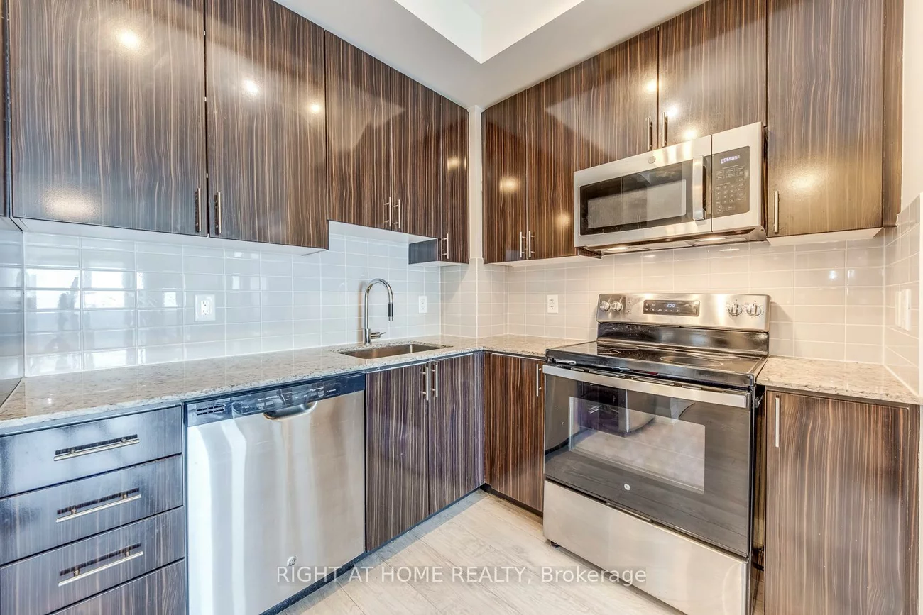 7171, Yonge, Grandview, Markham