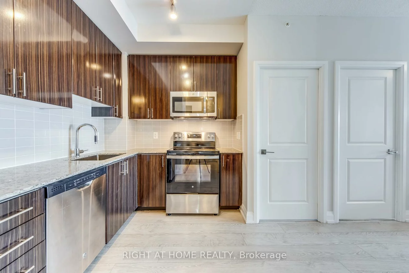 7171, Yonge, Grandview, Markham