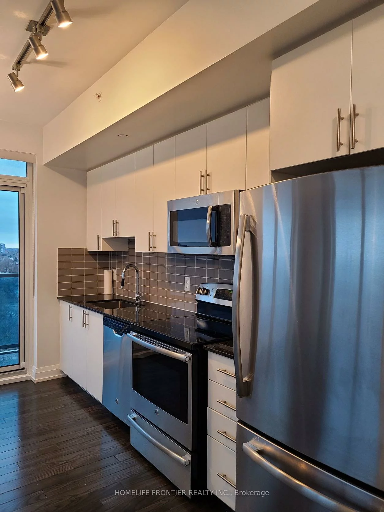 7167, Yonge, Grandview, Markham
