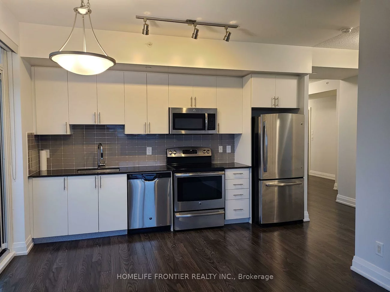 7167, Yonge, Grandview, Markham