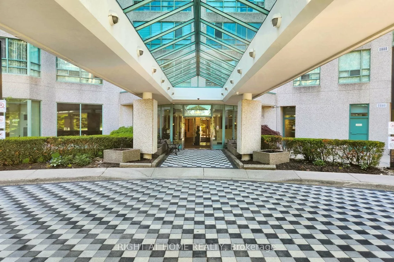 7805, Bayview, Aileen-Willowbrook, Markham