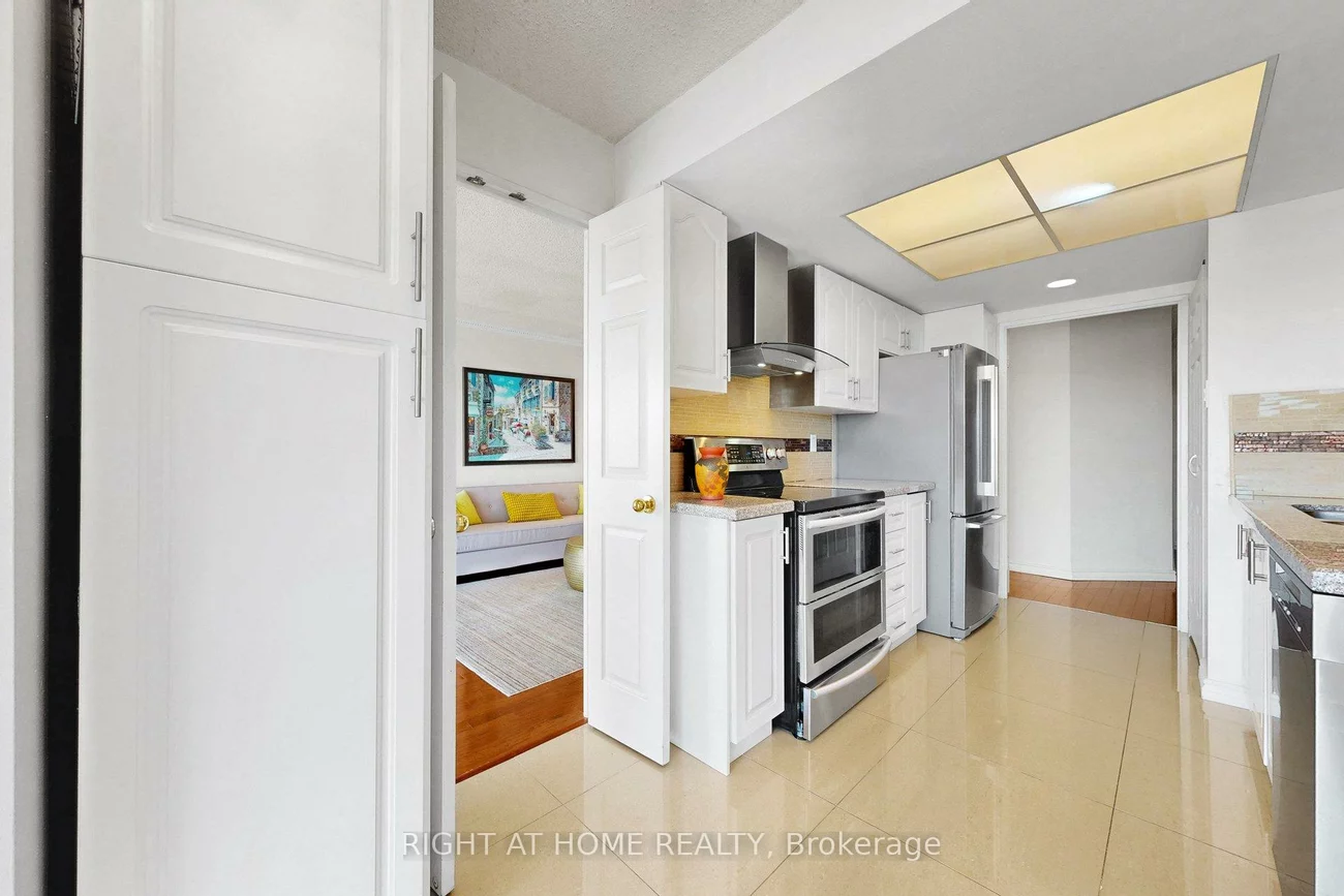 7805, Bayview, Aileen-Willowbrook, Markham