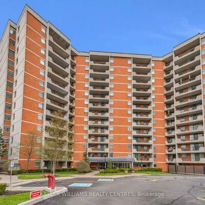 7811, Yonge, Thornhill, Markham