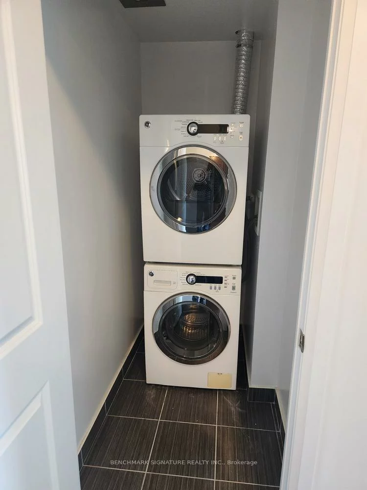7161, Yonge, Thornhill, Markham