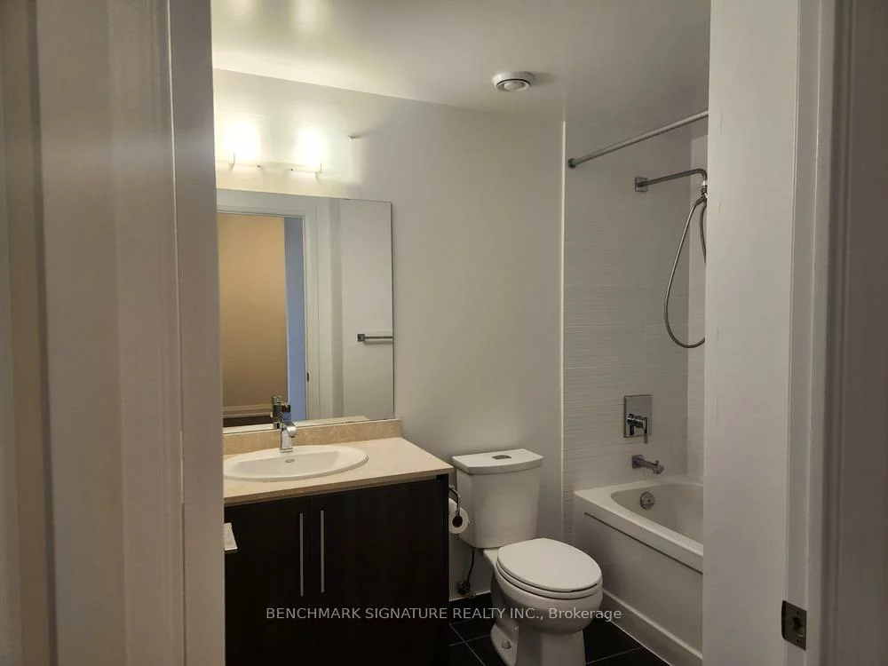 7161, Yonge, Thornhill, Markham