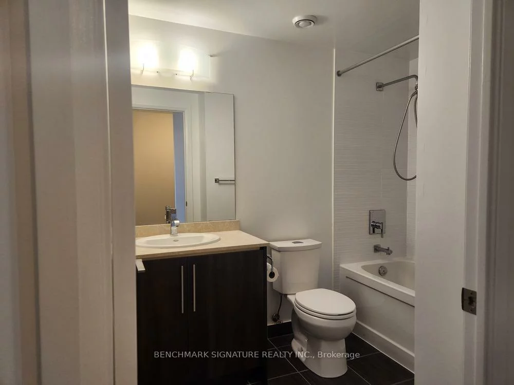 7161, Yonge, Thornhill, Markham