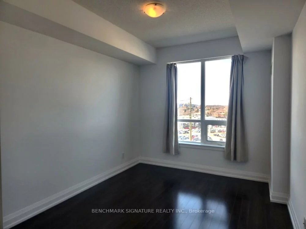 7161, Yonge, Thornhill, Markham