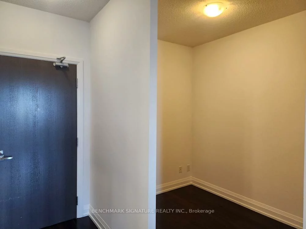 7161, Yonge, Thornhill, Markham