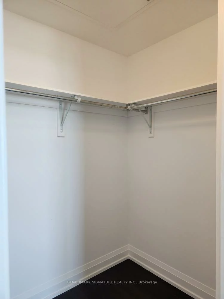 7161, Yonge, Thornhill, Markham