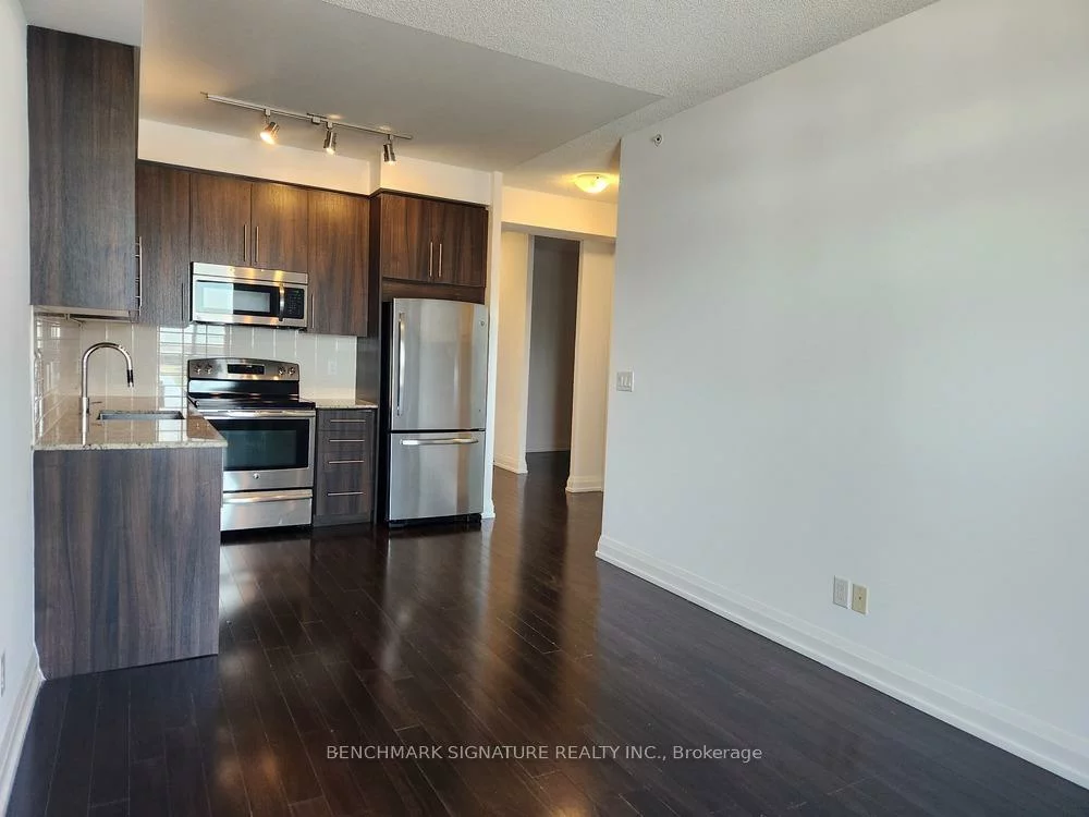 7161, Yonge, Thornhill, Markham