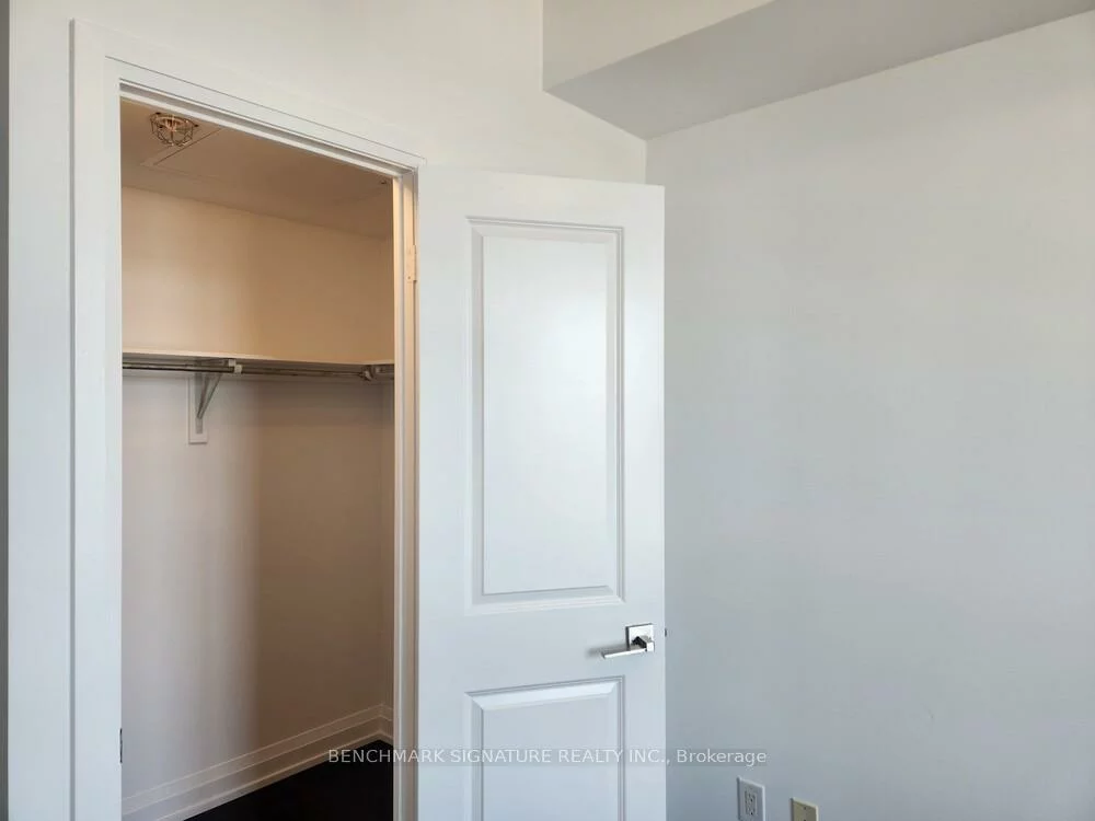 7161, Yonge, Thornhill, Markham