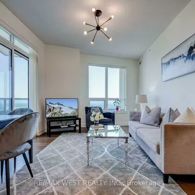 7161, Yonge, Thornhill, Markham