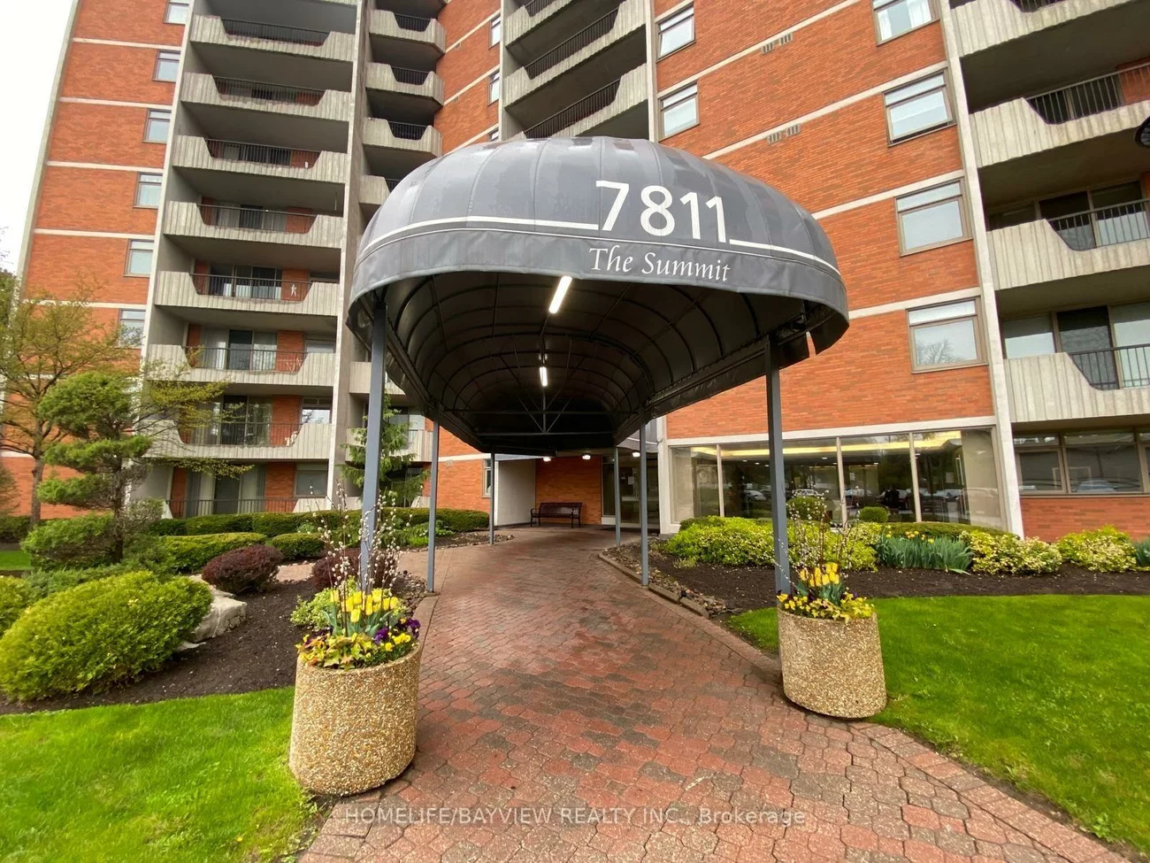 7811, yonge, Thornhill, Markham