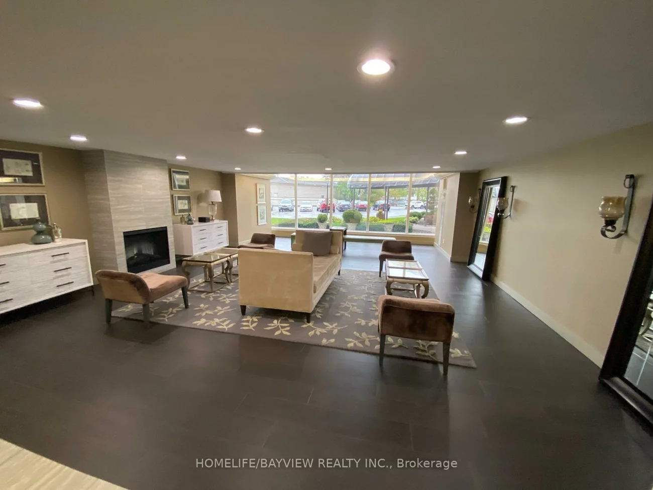 7811, yonge, Thornhill, Markham