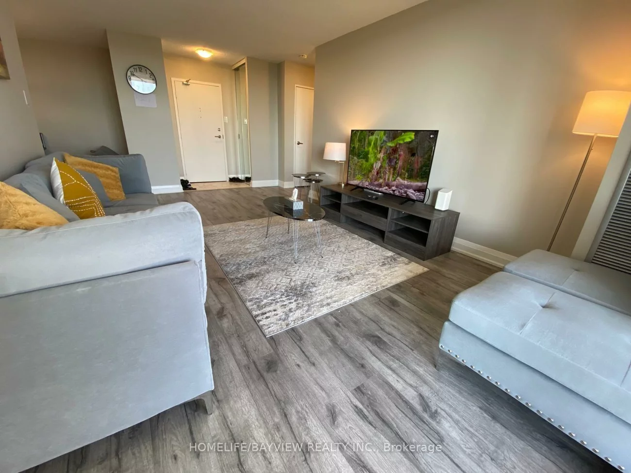 7811, yonge, Thornhill, Markham