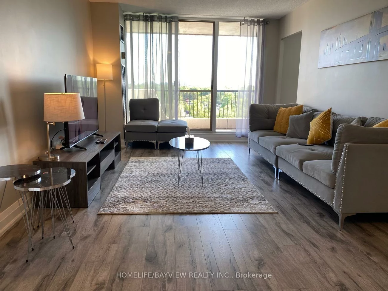 7811, yonge, Thornhill, Markham